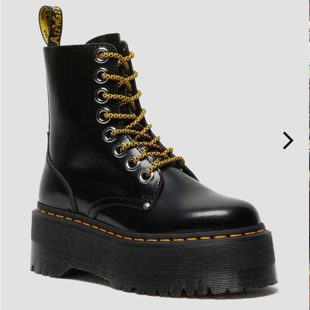Dr. Martens Jadon Max Platform Boots